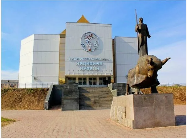 Памятник и монумент